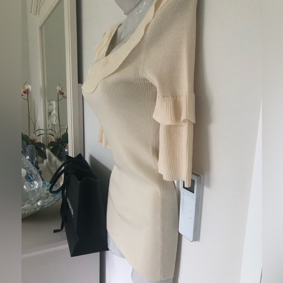 Dolce & Gabbana Cashmere Cream Cowl Neck Sweater. Size 38 - Picture 3 of 9